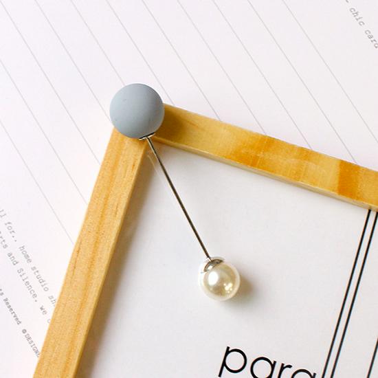 Korean Pearl Brooch: Elegant Women's Cardigan, Scarf, and Shawl Accessory