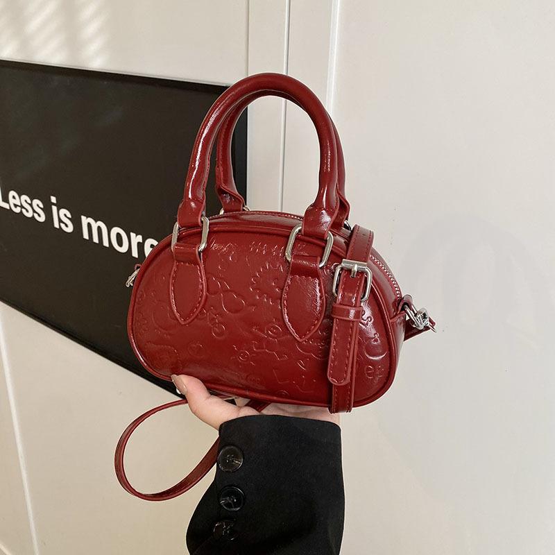 Premium retro small bag women's new versatile shoulder messenger bag hand pillow bag