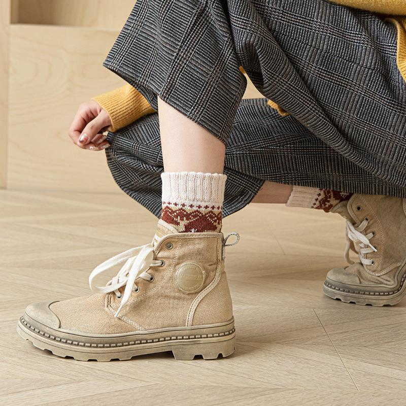 5/10 Pairs Comfortable Casual and Versatile Women's Mid Calf Autumn Winter Thickened Wool Socks with Deer Pattern