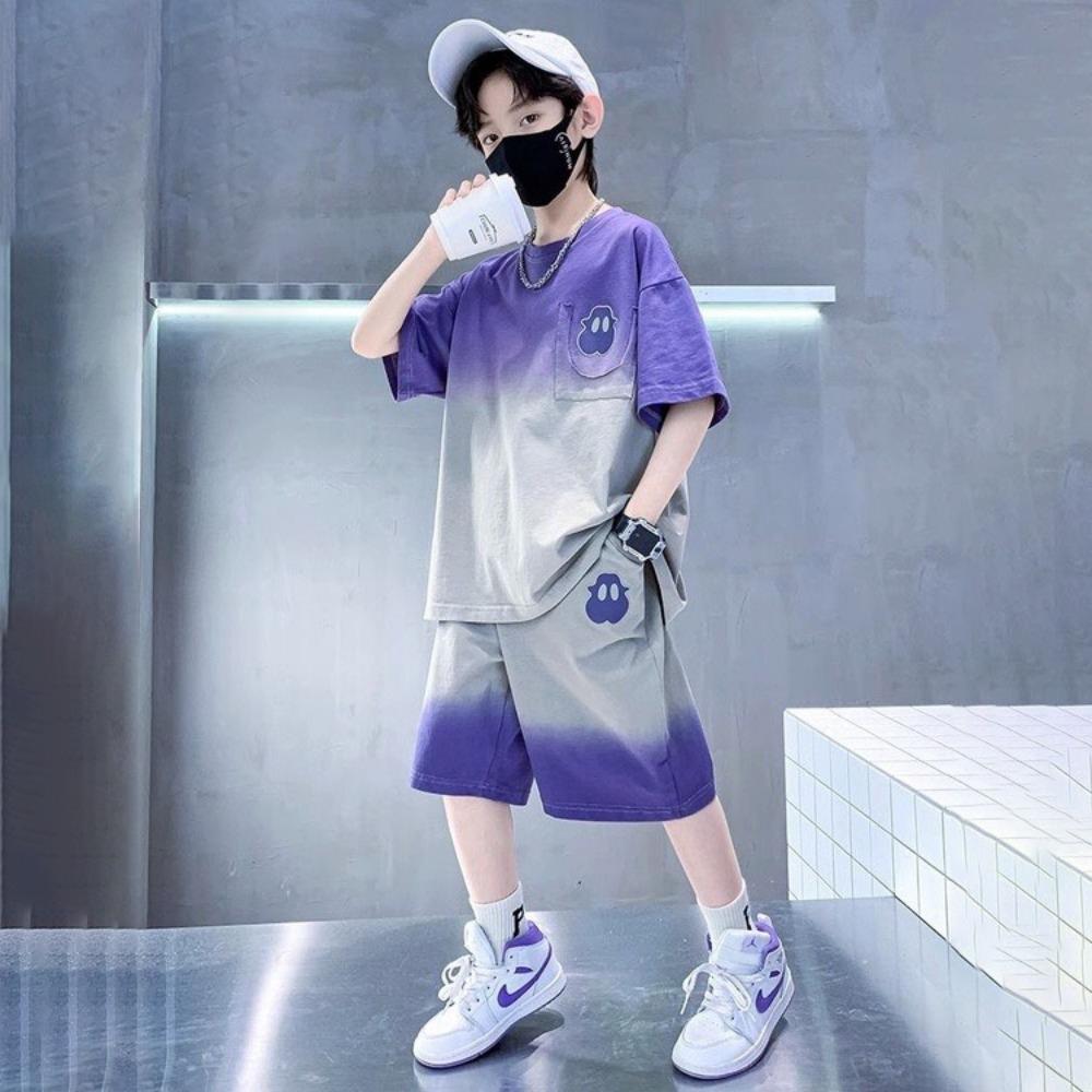 Комплект одежды для мальчика, изготовленный из дышащей, мягкой и прохладной ткани 140