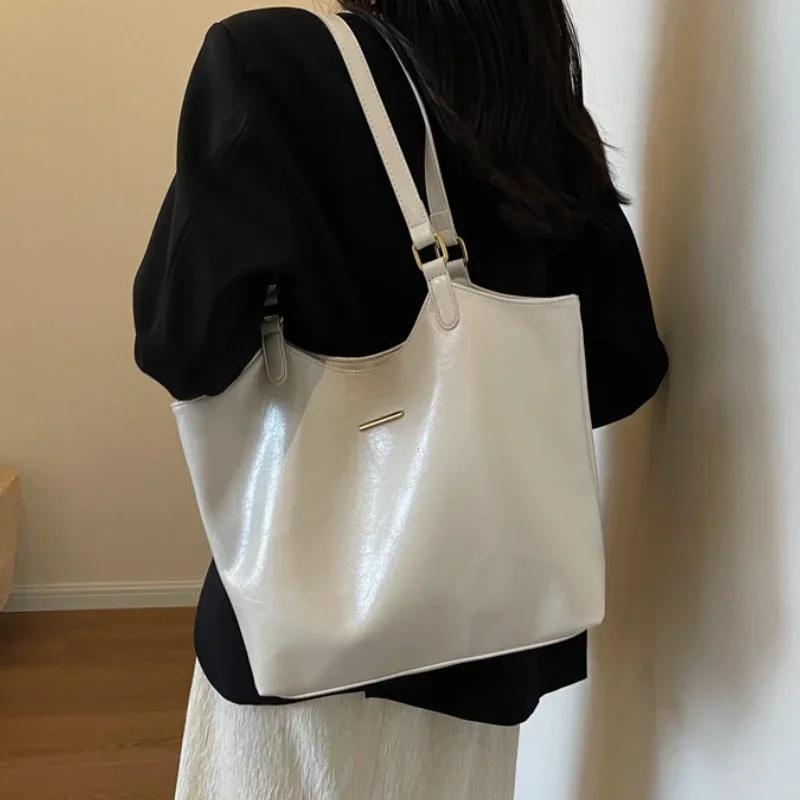 Big Women Shoulder Bags Large Capacity Tote Bag 2025 Winter Vintage Solid Color Zipper Leather Travel Retro Handbag Purse