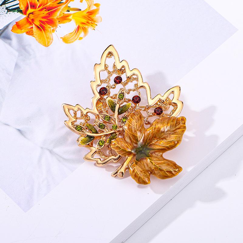 

Painted Oil Maple Leaf Fashion Enamel Plant Leaves Women s Retro Accessories Brooch 6*6CM