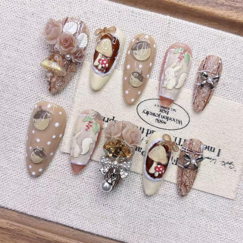 Cartoon Cute Squirrel Almond Fake Nails: Handmade Whitening Manicure Tips