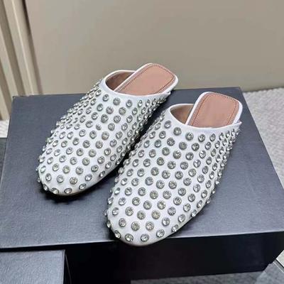 2024 Nuove pantofole alla moda con rivetti a diamante e testa rotonda, sandali da donna traspiranti e comodi