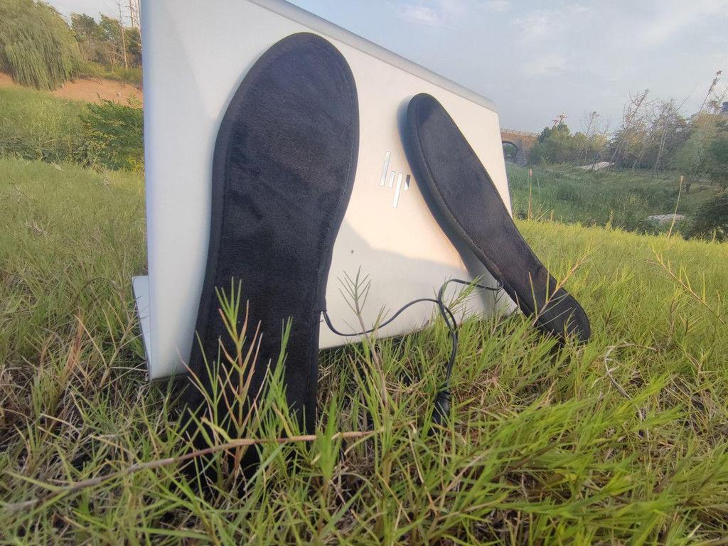 Winter Warm USB Self-Heating Insoles: Non-Rechargeable Cold-Proof Electric Insoles