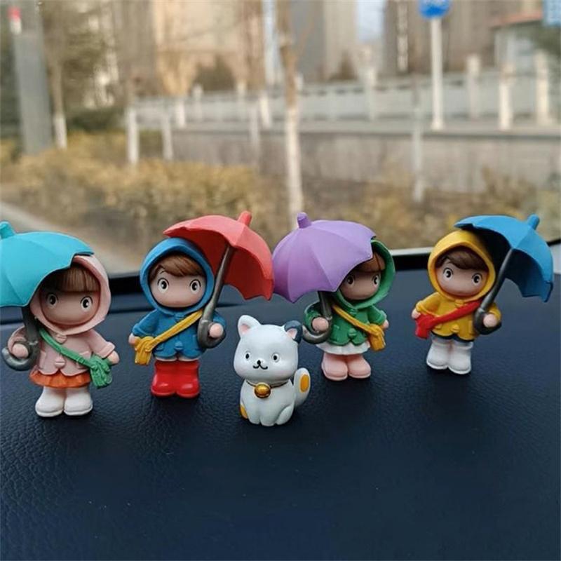 Cute Umbrella Couple Car Interior Decoration Action Figures Auto Rearview Mirror Dashboard Ornaments For Car Accessories
