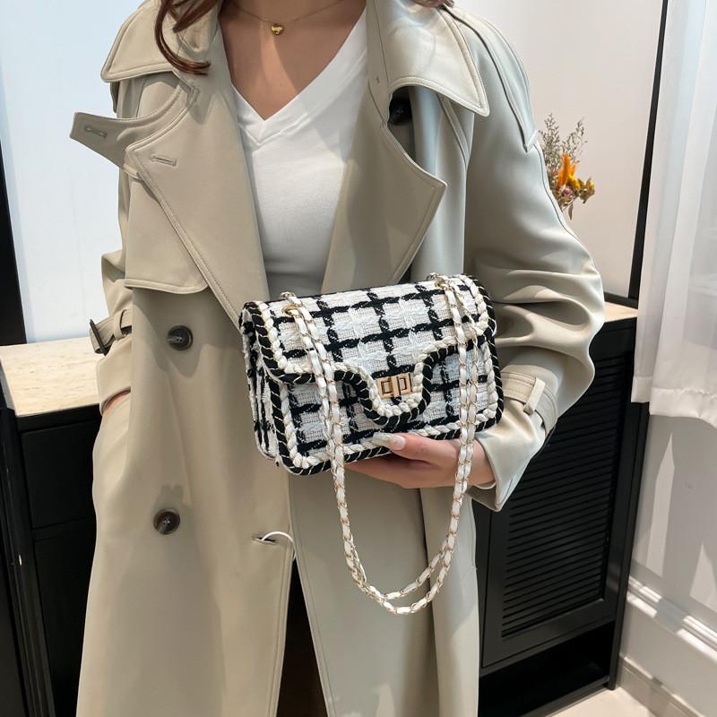 Chic Small Square Bag Stylish Shoulder Bag Trendy Minimalist Korean Womens Handbag