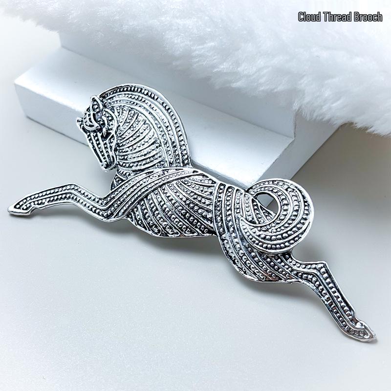 Zodiac Retro Horse Brooch, Electroplated Alloy Pin for Men and Women