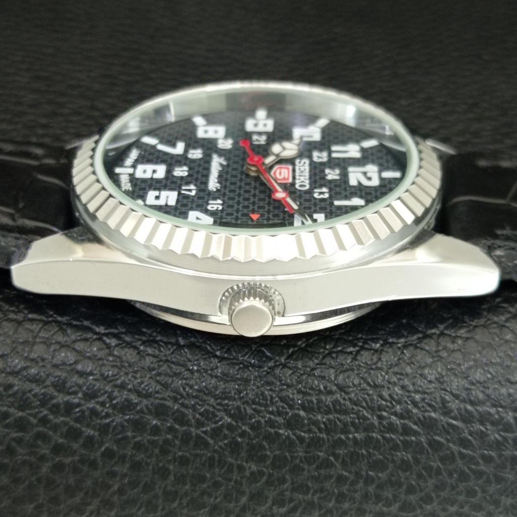 JAPAN VINTAGE REFURBISHED SEIKO 5 AUTOMATIC MENS BLACK DIAL WATCH a443977-1