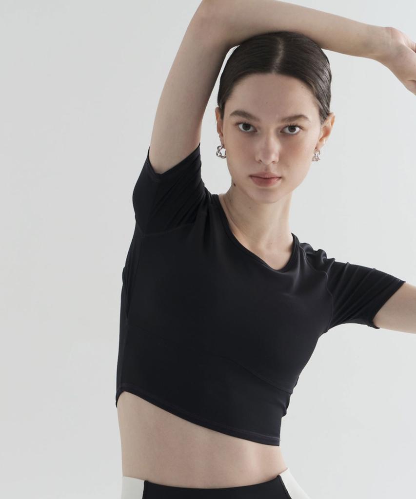 FOETTE Sono Short Sleeve Crop Top - Black