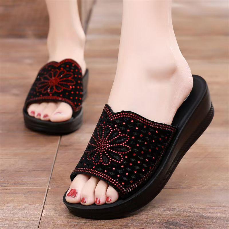 

Mom slippers wear women s summer rhinestone soft bottom non-slip middle-aged large size flat bottom comfortable middle-aged and elderly sandals 40