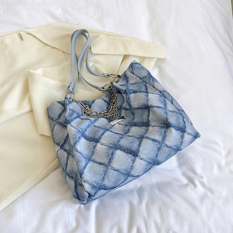 

Trendy Minimalist Shoulder Bag For Women With Spacious Design In Blue And White синий
