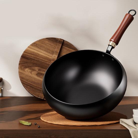 Traditional Wok Hammered Iron Pan with Non-Stick Coating Wooden Handle Frying Pan