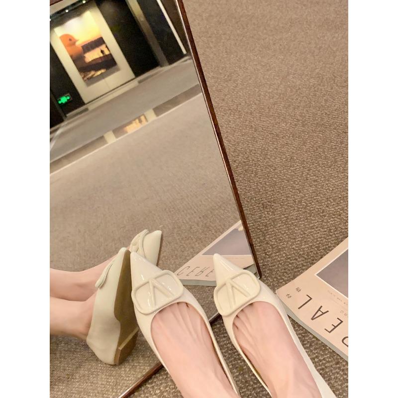 Sheepskin~ A glance of heart temperament pointed boots celebrity style V buckle commuter shoes women's flats