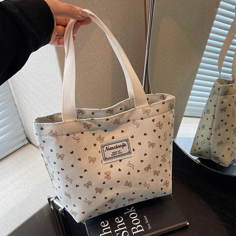 Large-capacity Commuter Bag, Fashionable Single-shoulder Tote Bag, and Niche Hand-held Mommy Bag