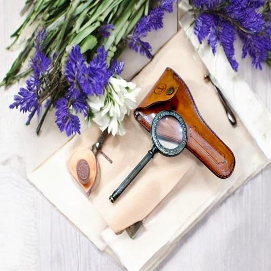 Handlupe aus Messing, 10-fache Vergrößerung, 5,08 cm Linse, maritimes Design, inklusive Lederetui, ideal zum Lesen von Karten und Münzen.