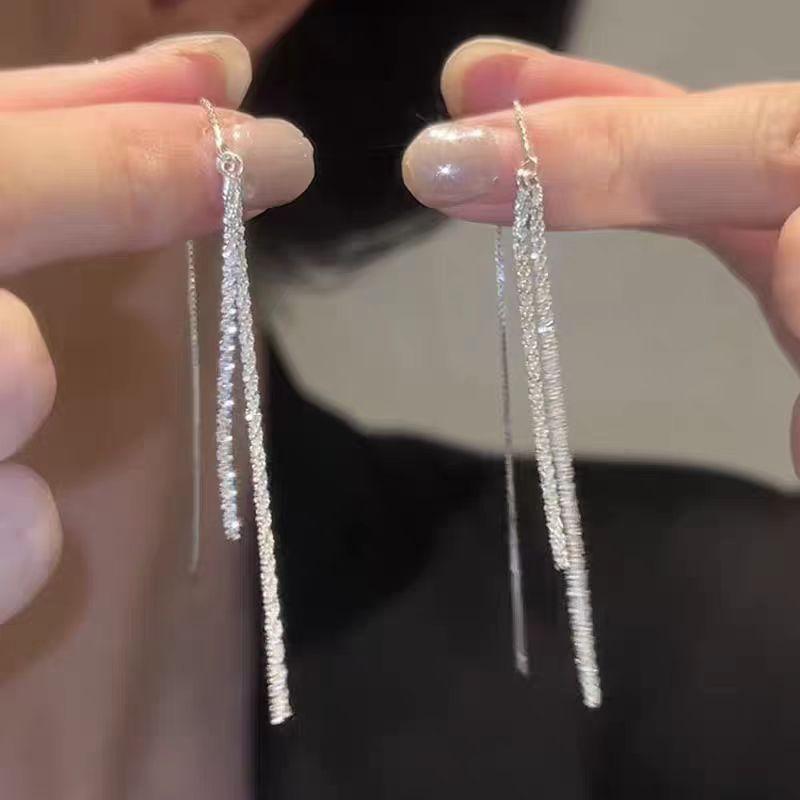 Ear Style Exquisite Temperament Simple Atmosphere Fringed Stud Earrings Light Luxury Versatile Earrings