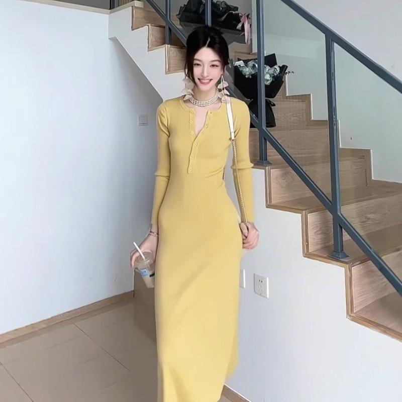 Yellow long-sleeved knitted dress women's spring temperament slim-fitting inner long dress elastic waist tight hip-wrapped skirt