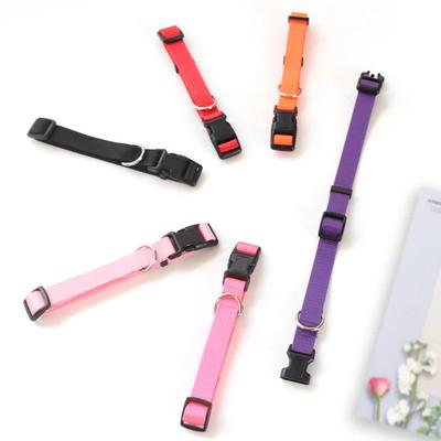 Collari per cani in nylon imitato a tinta unita per gatti Passeggio all'aperto Prevenzione smarrimento Accessori per animali domestici Multi colori Pettorina base per cani XS-XL