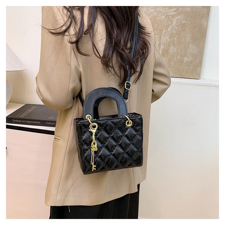 Trendy Diamond Quilted Faux Leather Shoulder Bag for Women Korean Style Fashionable Crossbody Square Purse