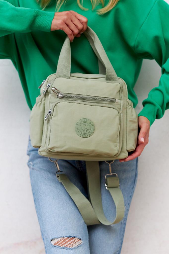 Ein praktischer Damenrucksack aus Nylon - Peterson