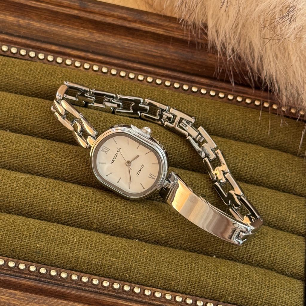 Golden Women Thin Bracelet Watch Simple Oval Dial Analog Ladies Quartz Wristwatches Niche Vintage Watches Woman Dropshipping