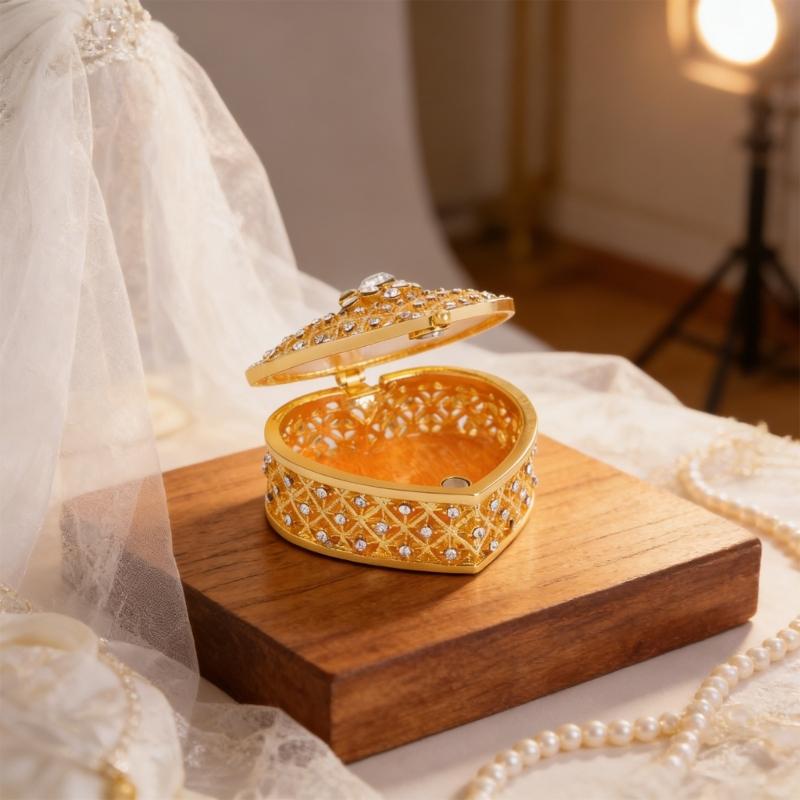 Romance Heart Shaped Metal Jewelry Storage Box Decorated With Diamonds And Pearls