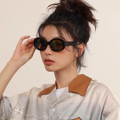 New Oval Frame Sunglasses Retro Small Frame Sun Glasses Versatile Fashion Y2K Holiday Street Shooting Glasses Female