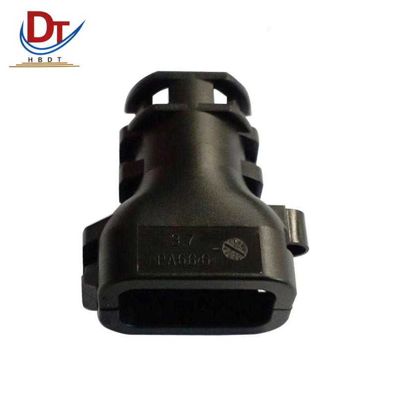 Black Automotive Wiring Harness Sheath with Tail Clip and Connector Fixing Buckle 1670365-1 Tail Clip