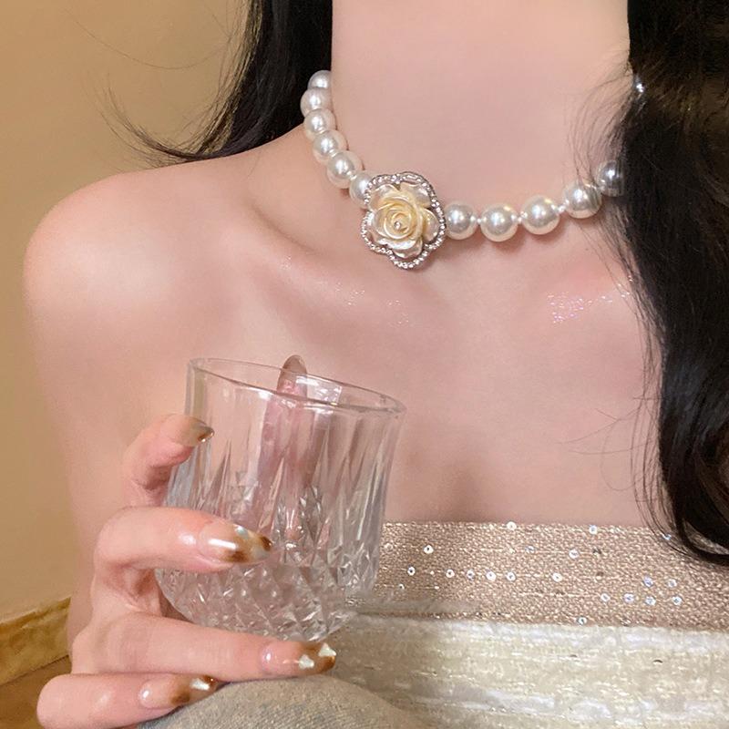 Diamond-encrusted flower multi-layer pearl necklace French retro temperament versatile collarbone chain light luxury high-end sweater chain women