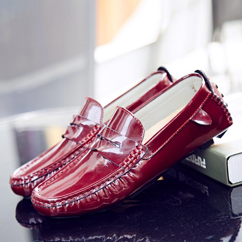 Fashion White Dress Shoes Mens Fashion Patent Leather Shoes for Men Black Mens Glossy Loafers Shoes Luxury Office 2025 Chaussure Homme
