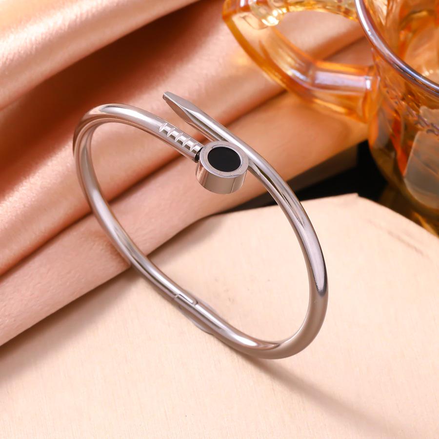 18K Gold-Plated Titanium Steel Nail Bracelet with Inlaid Diamonds and Roman Numerals for Women