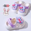 Geschlossene Kindersandalen, weichsohlige Sandalen für Mädchen, atmungsaktive Cartoon-Clogs für Jungen, rutschfeste Sommerslipper