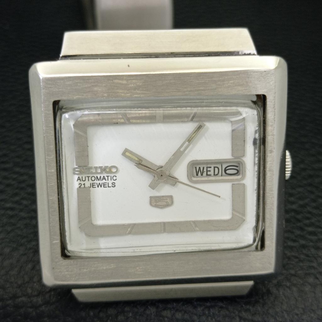 USED GENUINE VINTAGE SEIKO 5 AUTOMATIC JAPAN MENS WHITE DIAL WATCH A434284-2 R120-a434284