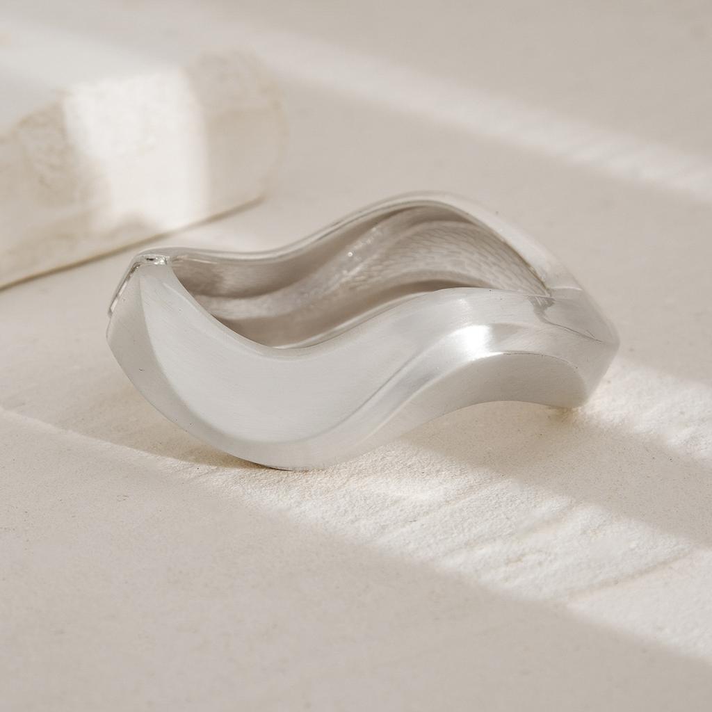 Fashion Geometric Metal Glossy Spring Bracelet Bracelet Design Sense Irregular Wave Opening Bracelet