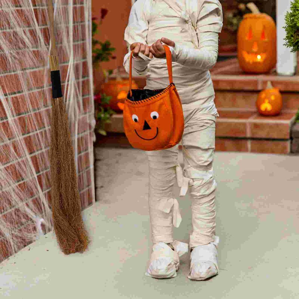 1 st Flygande kvast Infällbar häxkvast Rekvisita Lämplig för Halloweenfest