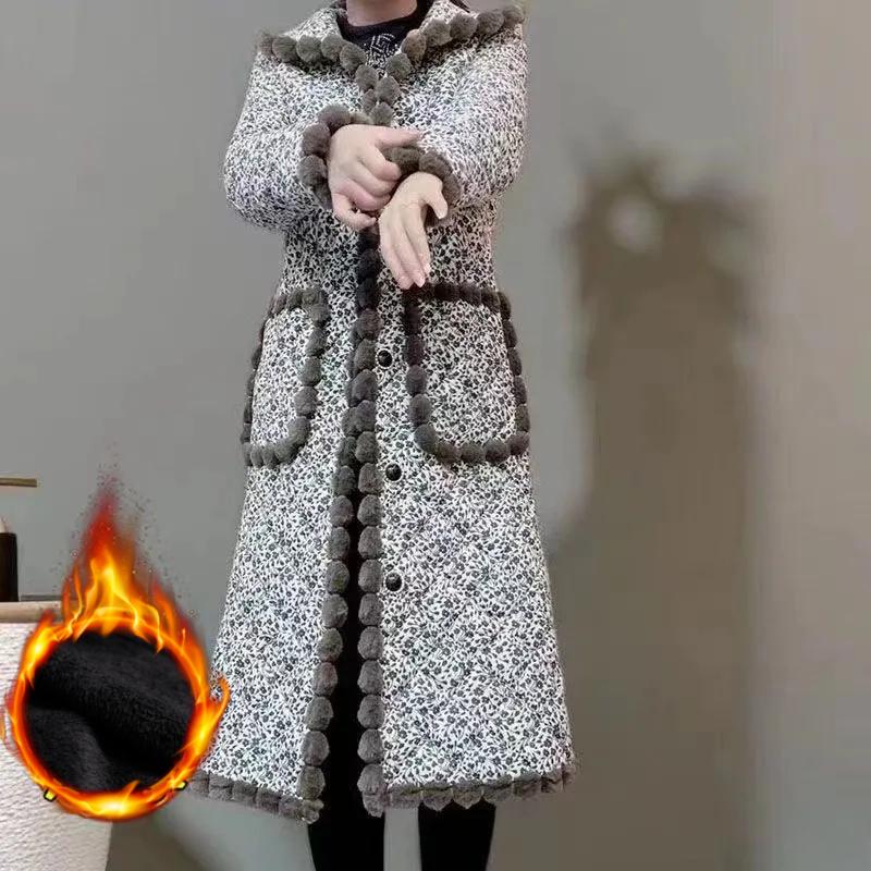 Dlouhá módní vatovaná bunda s plusovým sametem Dámská zesílená vatovaná bunda pro střední věk Zimní teplá vatovaná bunda