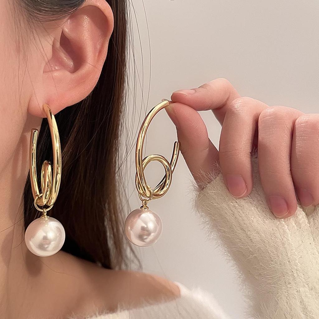 Elegant Geometric Pearl Earrings - European Design with a Chic Metal Style