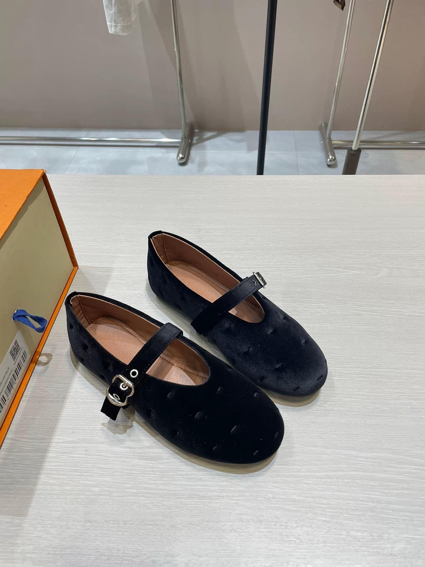 

Leather retro niche round head one-word buckle with Mary Jane single shoes women s spring and autumn new fashion flat ballet shoes 40 чёрный