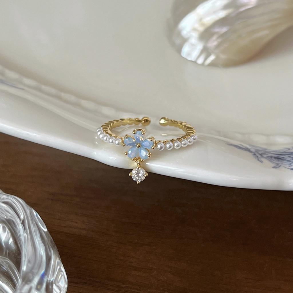 Silver Luxe S925 Ring Featuring Unique Pearl And Flower Design Perfect For Women