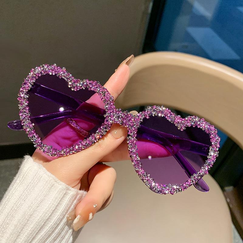 

Heart-Shaped Cat Eye Sunglasses With Decorative Rhinestones Sun Glasses For Women Peach Heart Diamond Party Decor Sun Glasses