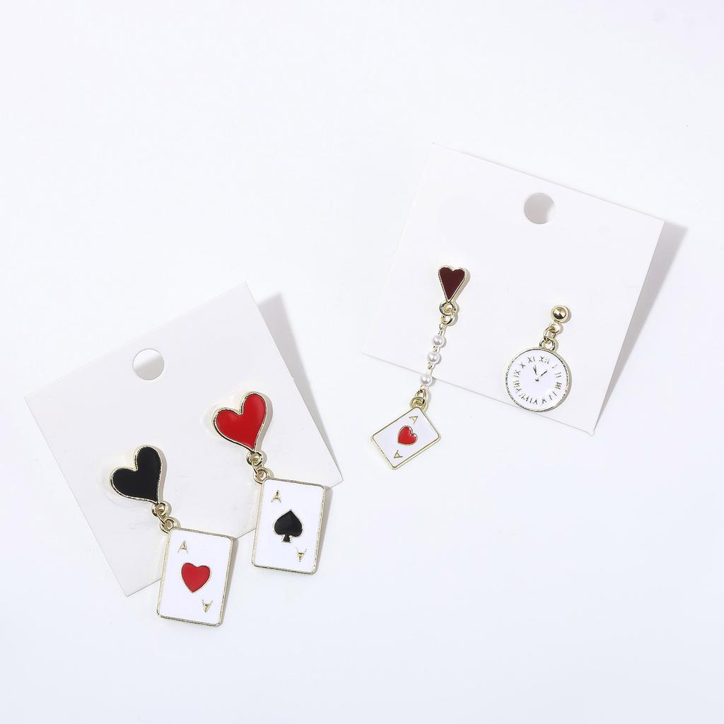 2 Paia Orecchini alla Moda con Carte da Gioco Pendenti Asimmetrici Trendy Poker Accessori Fatti a Mano per Donne Eleganti