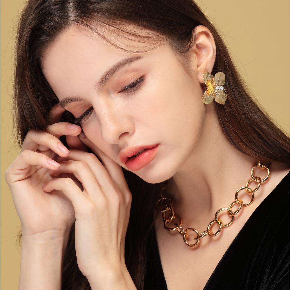 My Omelet Golden Flower Earrings