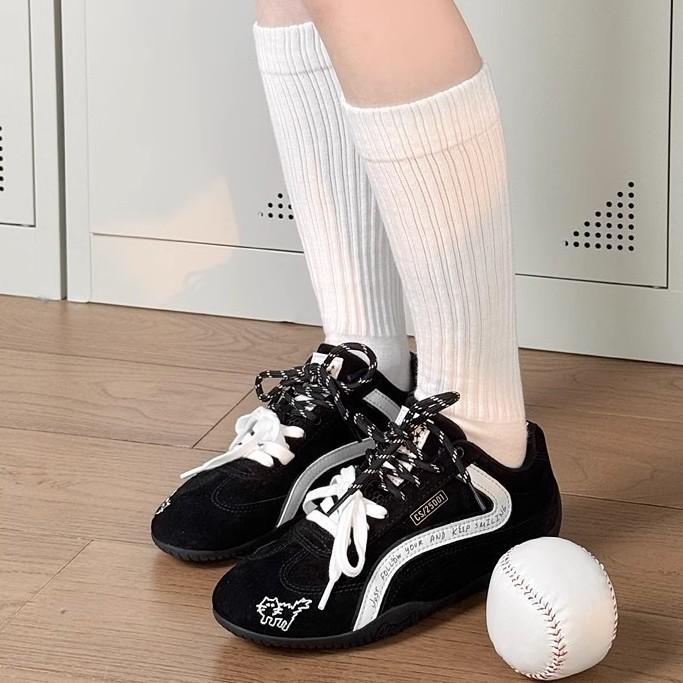 

2025 spring and summer popular dopamine retro red German training shoes women s new versatile casual board shoes sports shoes 40 чёрный