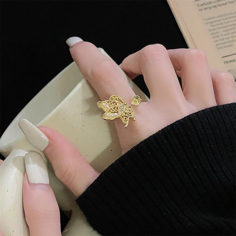 Niche Gold Medieval Brushed Retro Vintage Ring Women'S Zircon Light Luxury Exquisite Temperament Personalized Accessories