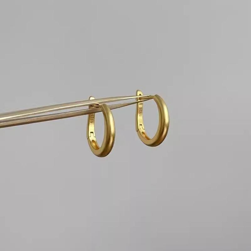 Smooth Surface Stud Earrings - Elegant and Simple, Suitable for All Occasions. Circular Ear Accessories with Ear Loops