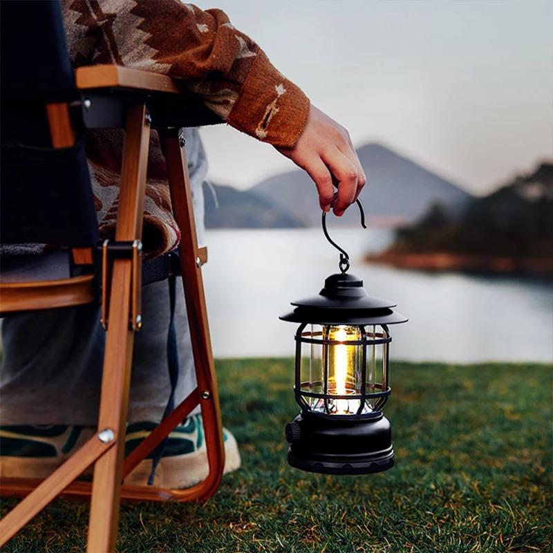 Camping Lamp Outdoor Retro Lantern Torch LED Light Retro Hanging Lamp Rechargeable Portable Campsite Light Tent Emergency Light Christmas Lighting