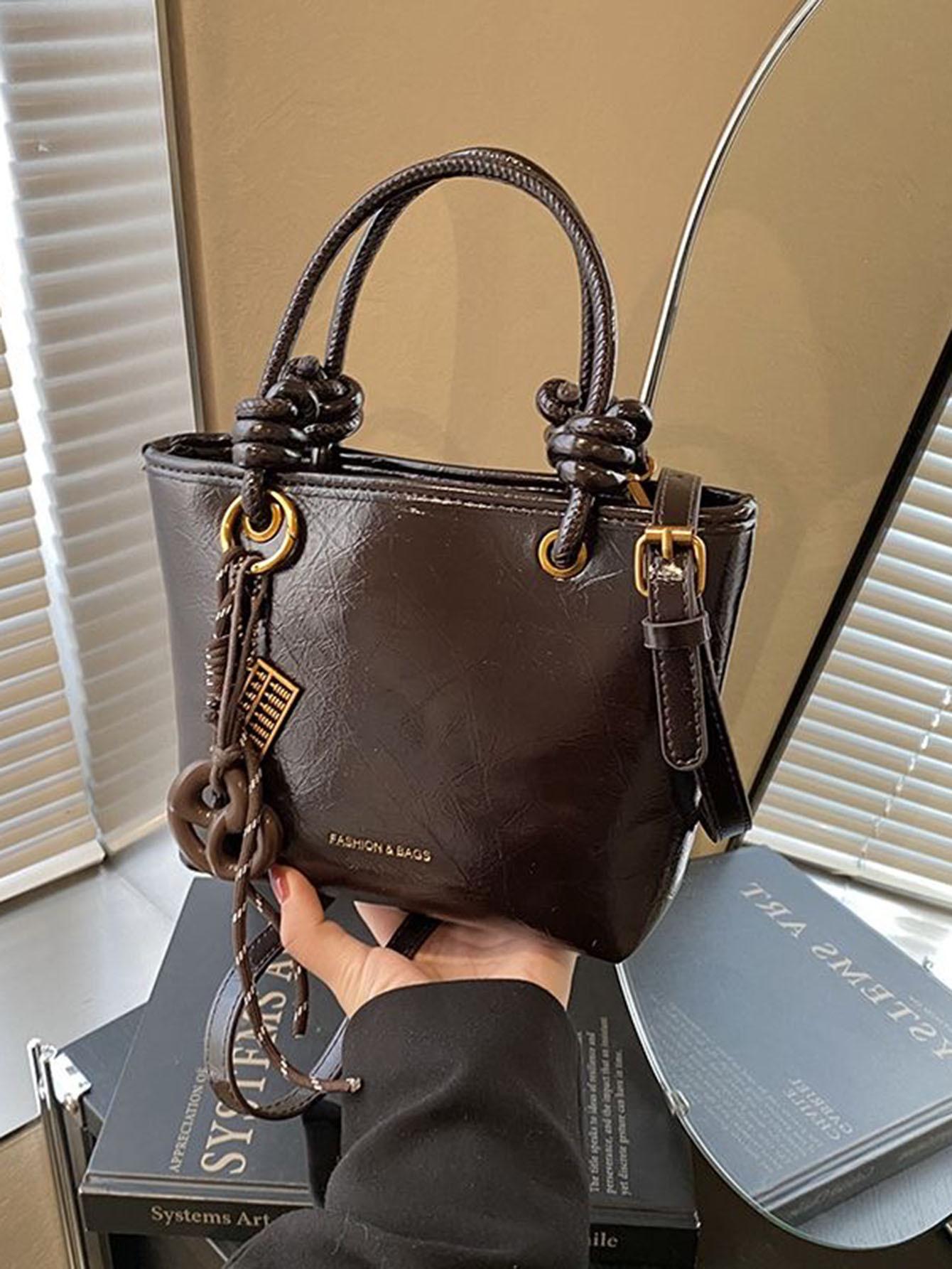 

Hand-held Water Bucket Bag - Simple and Casual Single-shoulder Bag with A Sophisticated Touch - Women s Bag кавовий