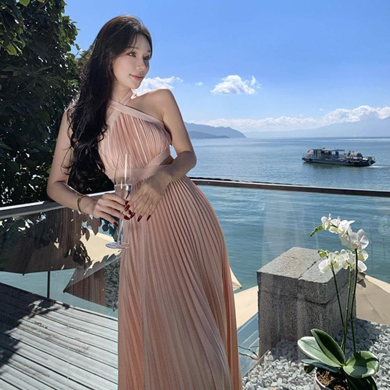 Summer New Birthday Dress Women's Seaside Vacation Beach Dress High-end Neck Dress