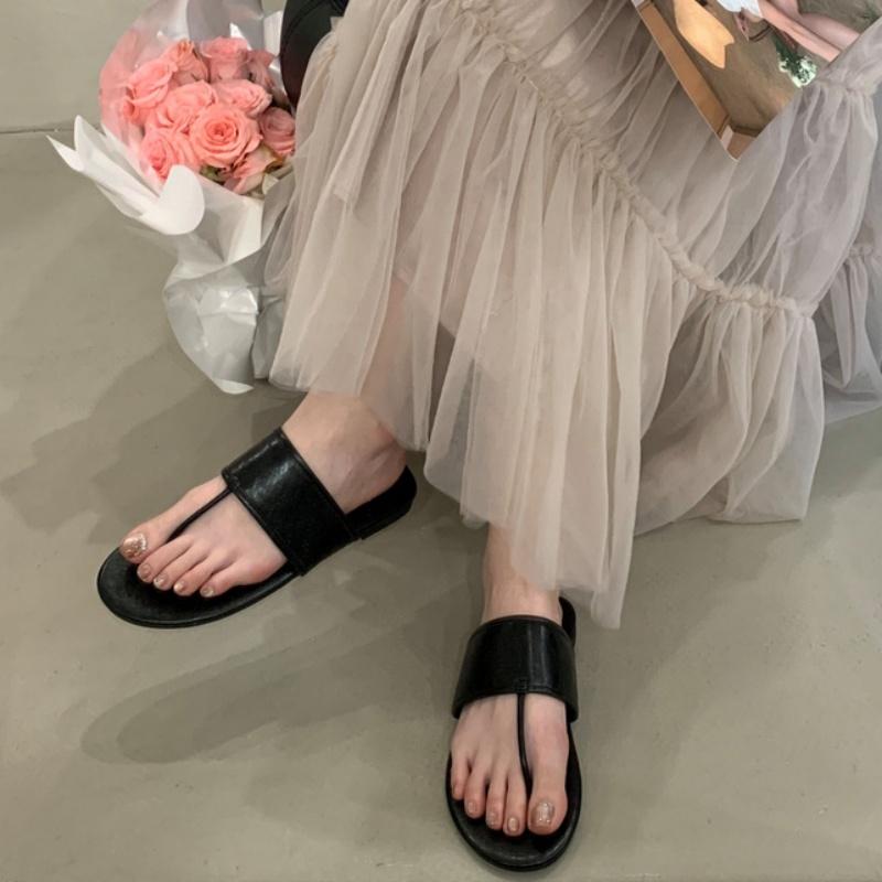 Moda Bailamos 2025 Verano Nuevo Zapatilla de Tacón Plano para Mujer Tacón Plano Suave Playa Sandalia Moda Color Caramelo Señoras Casual Slip On Chancla